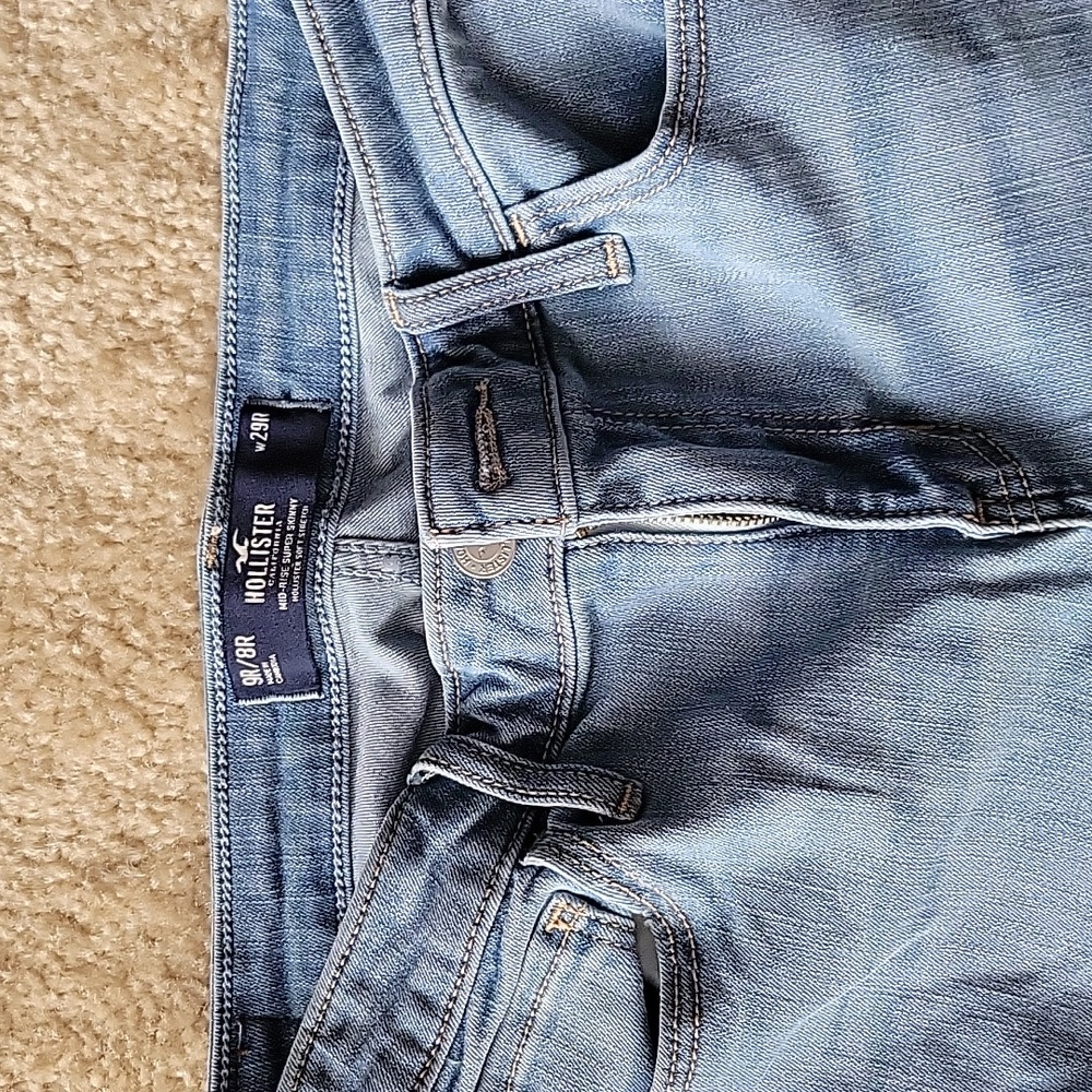 Never been worn light hollister skinny jeans